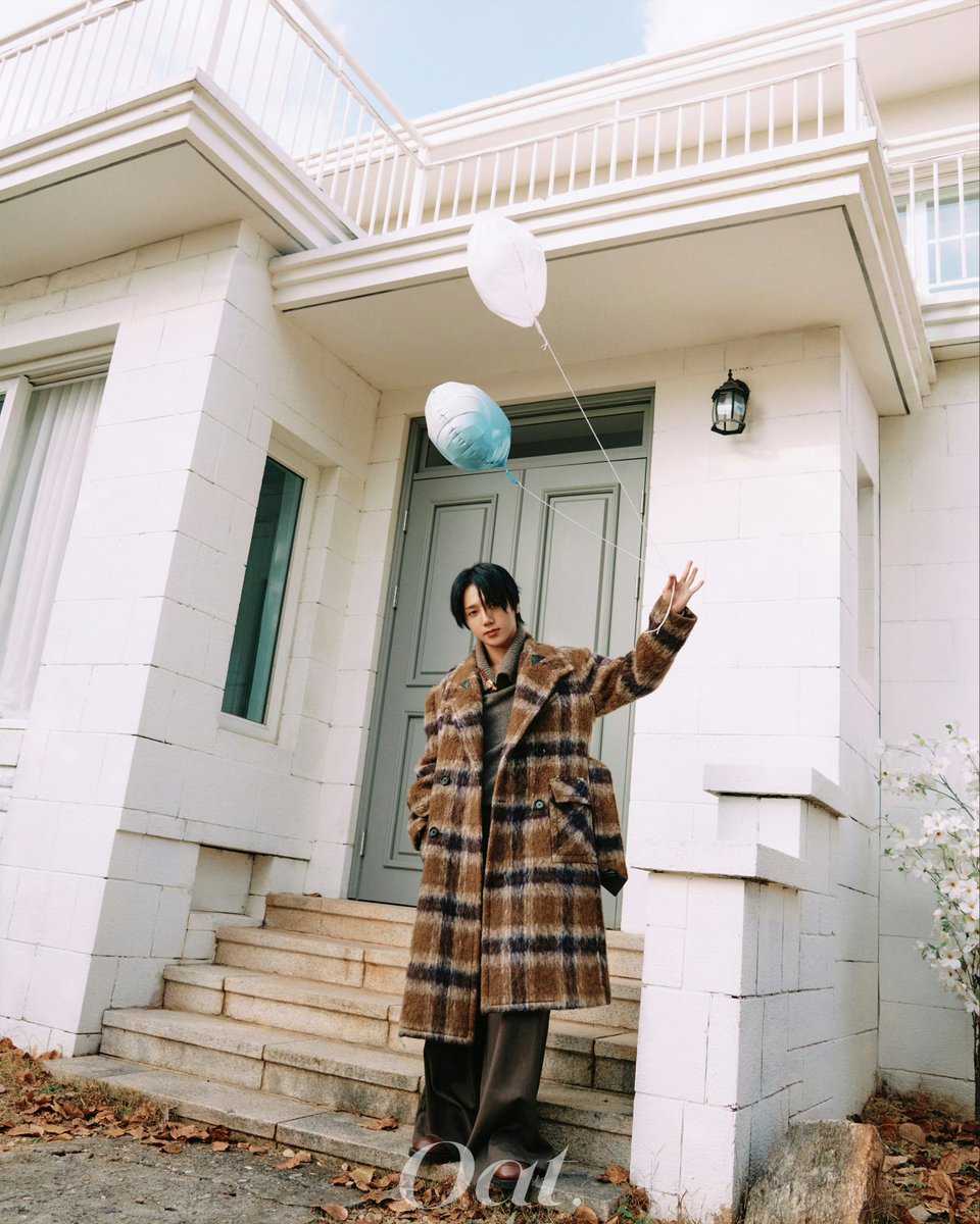 yesungthailand's tweet photo. 🎄🧣 𝙔𝙀𝙎𝙐𝙉𝙂 x 𝑶𝒂𝒕. Magazine

Official photos &amp; videos
2025 𝘝𝑜𝘭.06 | 𝘐𝘚𝘚𝘜𝘌 30 📸🎥
____________________
#OAT #예성 #YESUNG 
#슈퍼주니어 #SUPERJUNIOR @shfly3424 @YESUNG_smtown https://t.co/5O8s3sDIHS