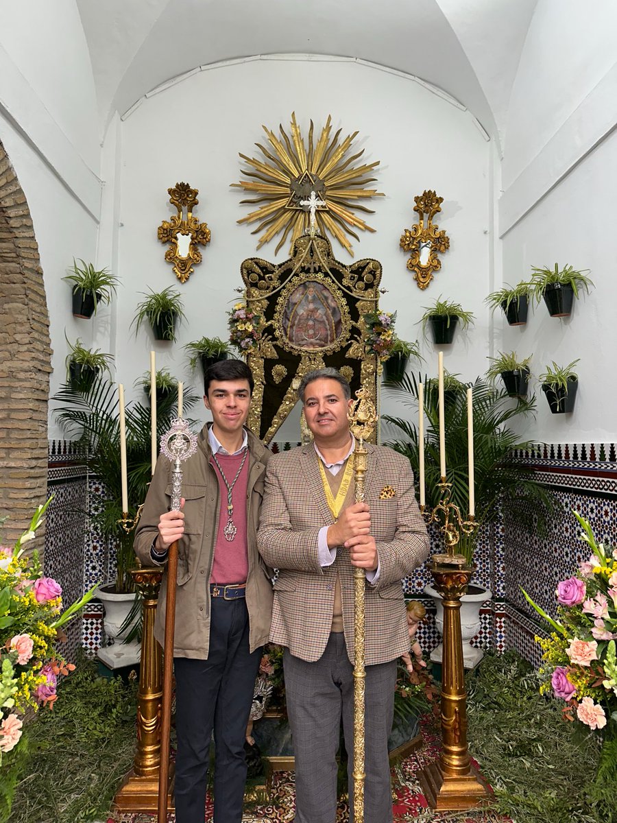 🟢 𝐑𝐄𝐏𝐑𝐄𝐒𝐄𝐍𝐓𝐀𝐂𝐈𝐎́𝐍 | 

Nuestra Hermandad ha estado presente en la peregrinación extraordinaria de la 𝐇𝐞𝐫𝐦𝐚𝐧𝐝𝐚𝐝 𝐝𝐞𝐥 𝐑𝐨𝐜𝐢𝐨 𝐝𝐞 𝐂𝐚𝐦𝐚𝐬 acompañándolos en la celebración de la Santa Misa ante la Santísima Virgen.