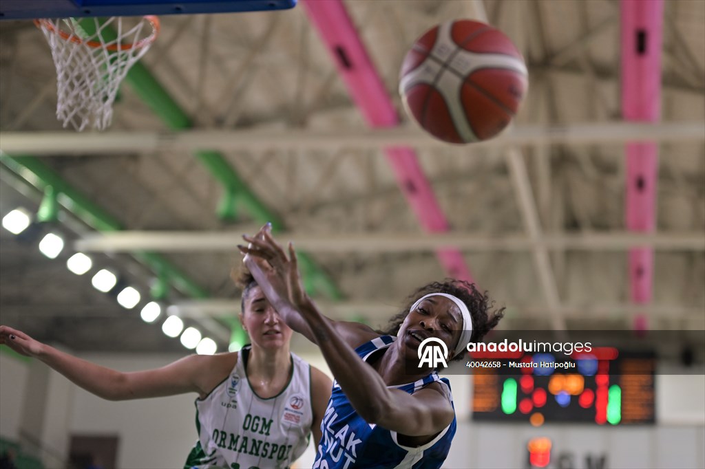 OGM Ormanspor - Emlak Konut
Halkbank Kadınlar Basketbol Süper Ligi'nin 11. haftasında OGM Ormanspor ile Emlak Konut takımı M.Sait Zarifoğlu Spor Salonu'nda karşılaştı. #Ankara #AA