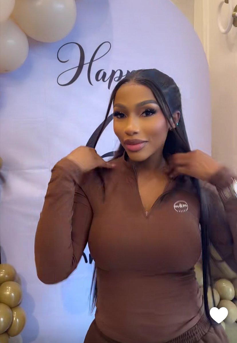 OppongRenelle's tweet image. DIANE X MERCY 💕💕💕

HAPPY 6TH ANNIVERSARY M&amp;amp;M LUXURY

#MercyEke 
#DianeRusset