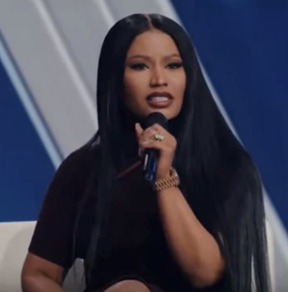 BarbieCharts's tweet image. OMFG NICKI!??!?!?!???