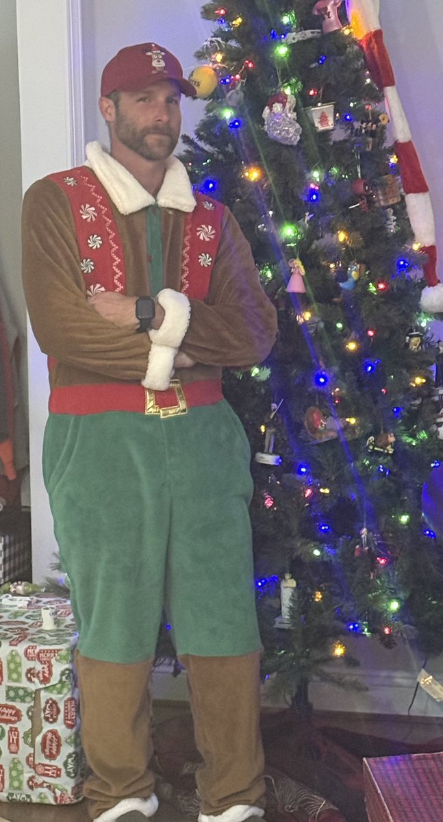 BaseballEC's tweet image. There is good news. New onesie fits 🤣🏴‍☠️ @CrabbyPrivateer @Titus_252 @ECUPirateCannon @pirate021683 @PIRATE_247 @Bigdixswanging