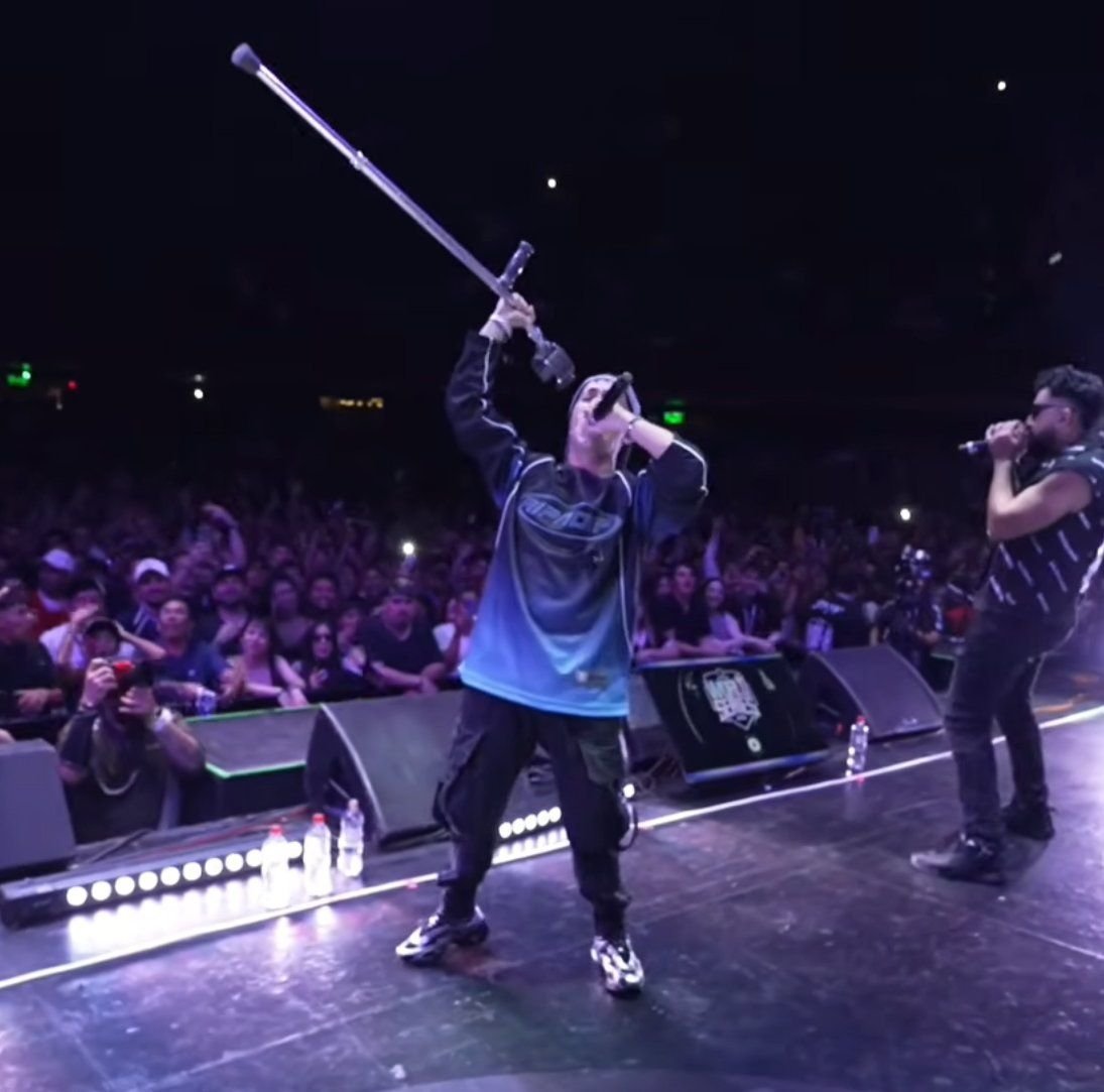 Pobre Gazir, perdió contra 10 recicladas de Aczino y todo Chile gritando como locos, el freestyle cada vez peor.
Nunca lo valorarán.

#FMSWorldSeries