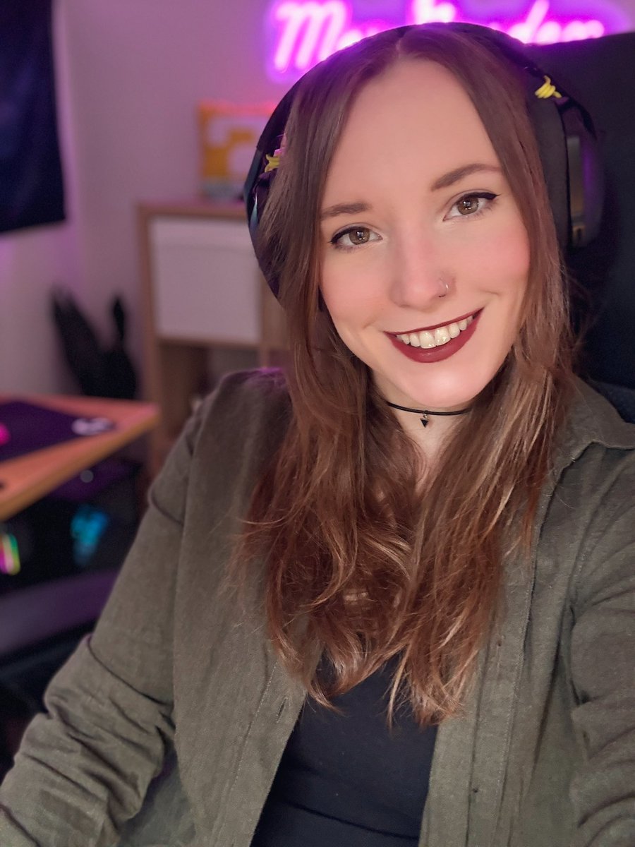 Liivveeeee! Happy Monday! 😁

Playing through “Grandma, No!” Today - I’ve heard this game is fantastic

💜 Twitch / MopGarden

(Game #gifted )