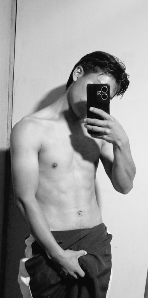 Einy Twink tweet media