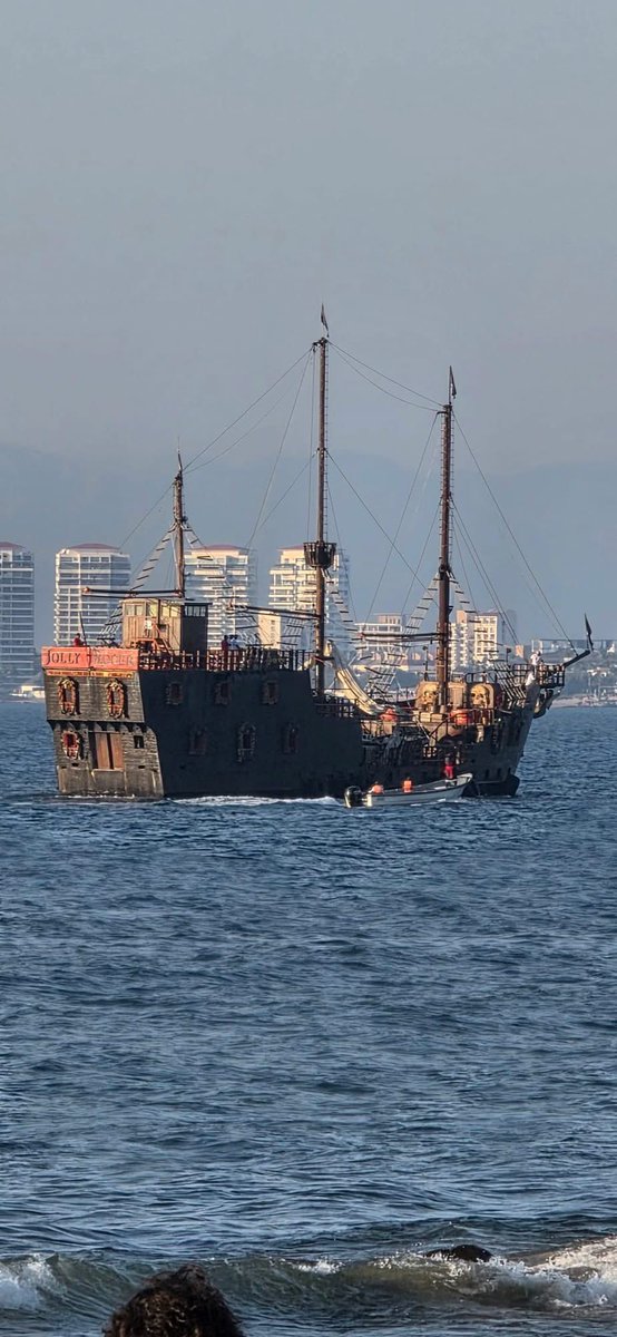 Arriba el galeón Marigalante II tras histórica travesía desde Cancún a #PuertoVallarta. 

Después de semanas de navegación, el galeón Marigalante II arribó finalmente este 21 de diciembre, culminando una destacada travesía que inició en Cancún y que incluyó el cruce por el Canal