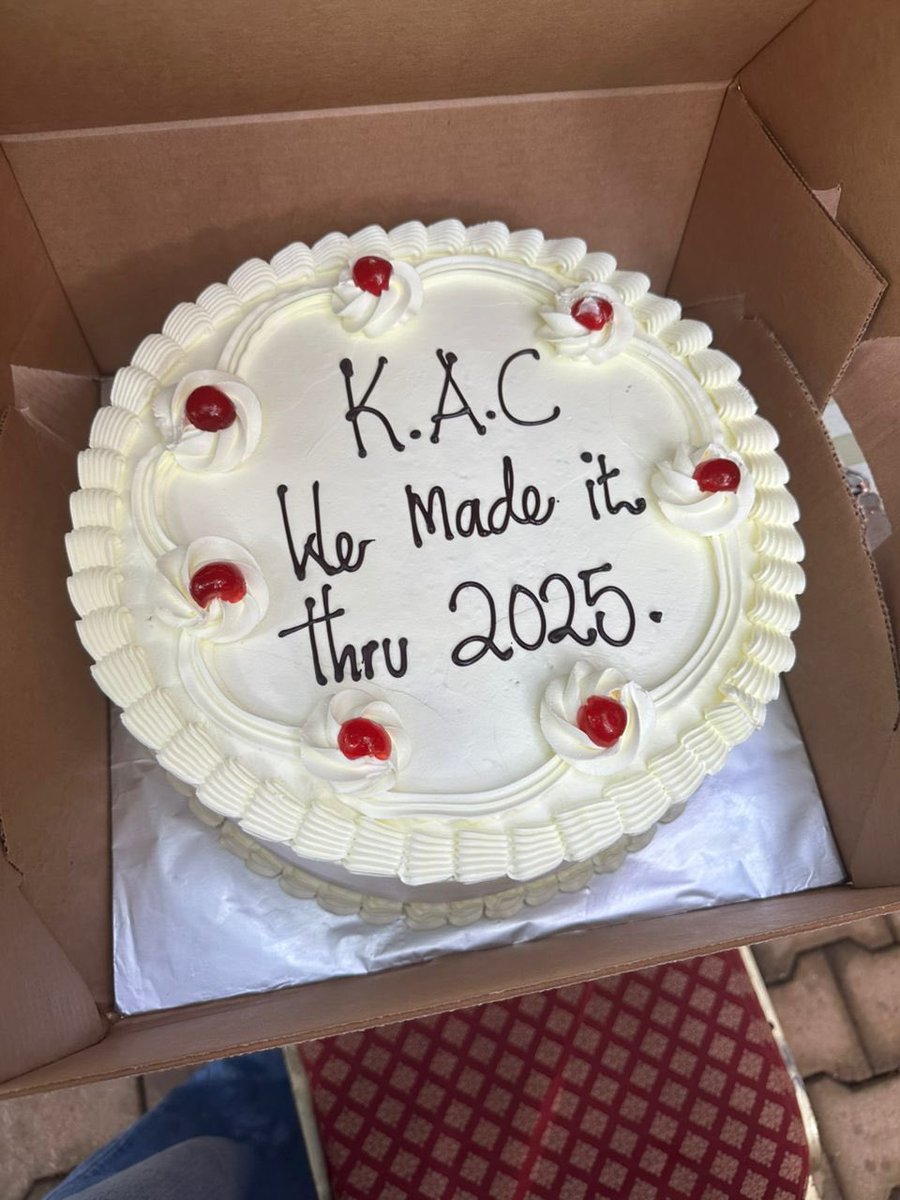 Hey amazing crew!
What a year it’s been—miles logged, laughs shared, and every step proving we’re more than a club, we’re a family. Here’s to the miles we’ve conquered, the goals we’ve smashed, and the countless memories we’ve built together 🥂
<a href="/teammatooke/">TeamMatooke</a> thank you award is 👌