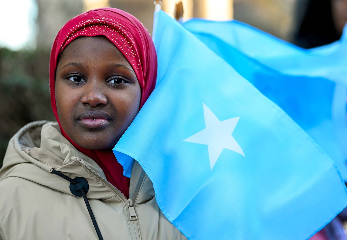 RepPressley's tweet image. From Massachusetts to Minnesota, our Somali communities are strong and vibrant.

And no amount of hate from the occupant of the White House will change that.

Proud to stand in solidarity with our Somali siblings in Boston and let them know we’ve got their back.