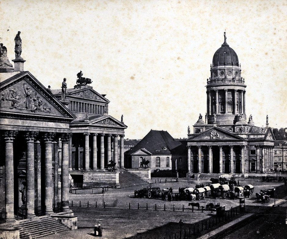 wakenminds's tweet image. If you zoom in and actually look closer, it looks like a horse-and-buggy society just moved into the ruins of a far more advanced civilization..