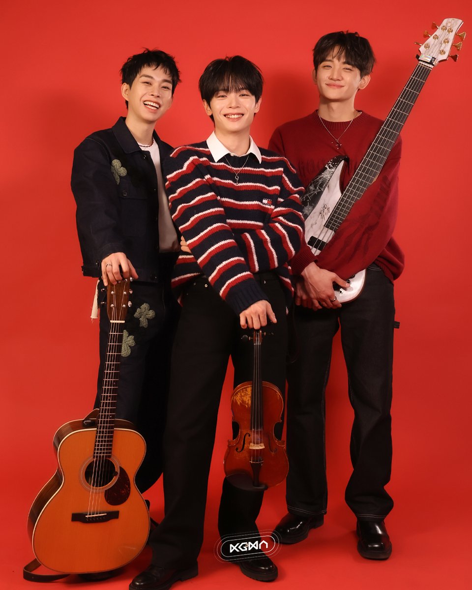 “베스트 밴드라는 이름에 걸맞는 팀이 되고 싶었다.”

KGMA 무대에서 보여준 건
화려함보다 일관된 루시의 이야기.
‘베스트 밴드’ LUCY가 말하는
2025 KGMA의 여운, 그리고 앞으로의 길.✨

[단독 인터뷰] 전문
🔗isplus.com/article/view/i…

#LUCY #루시
#신예찬 #최상엽 #조원상 #신광일
#일간스포츠