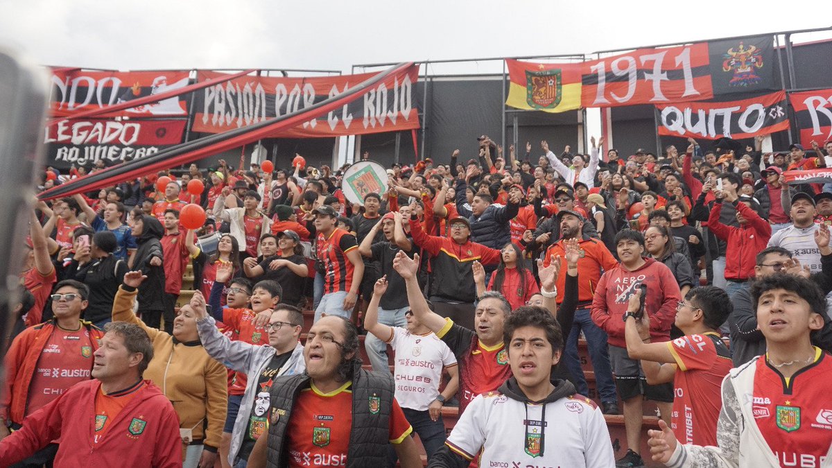 Gran triunfo el de ayer del Club Deportivo Cuenca.
Clasificamos a la Copa Sudamericana y en el ASA se vivió lo que solo este club provoca: abrazos, risas, lágrimas y un solo sentimiento por el Rojo y Negro.

La lealtad no se negocia.