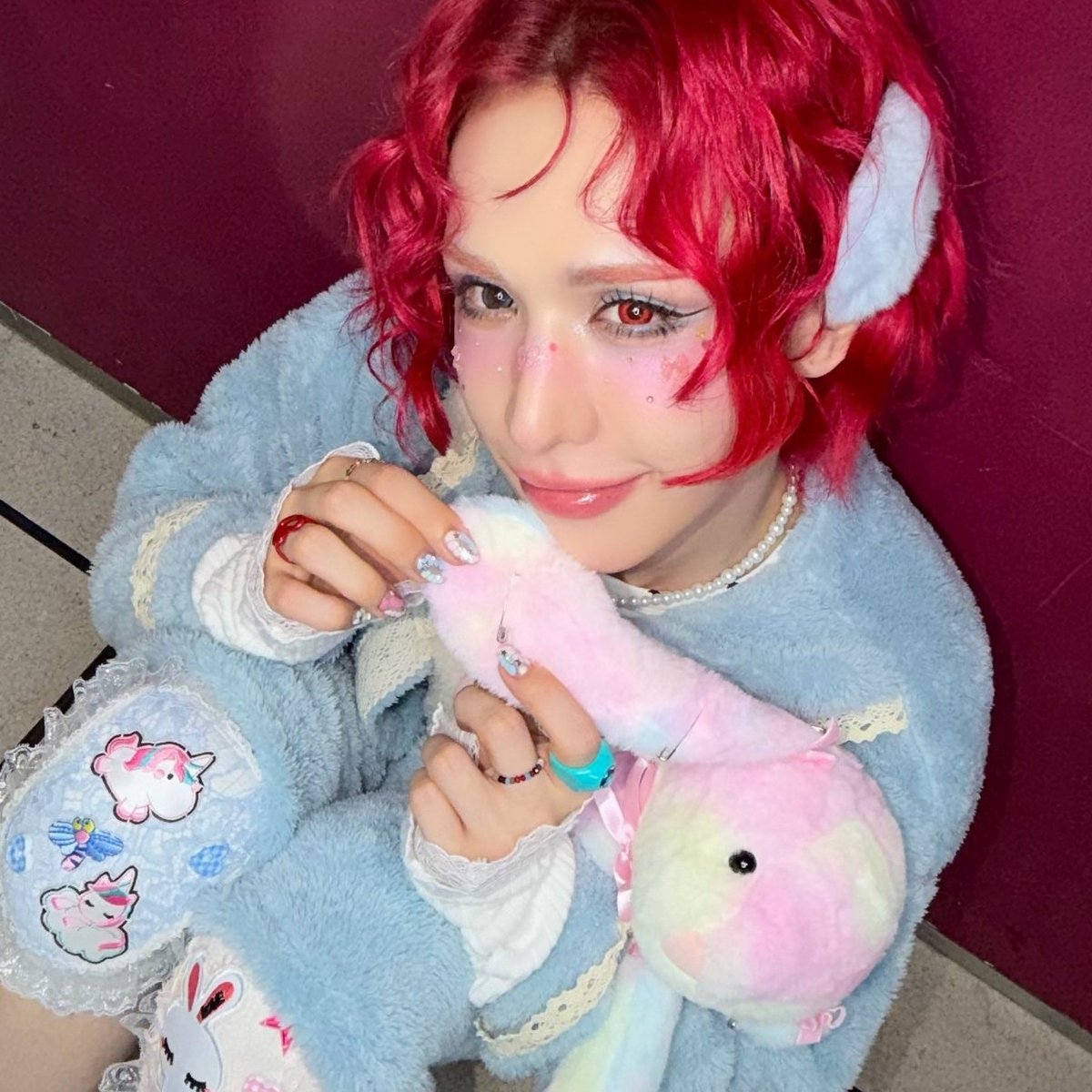 ⠀⠀
⠀Happy Winter Solstice from your favorite singing lamb! 
⠀⠀