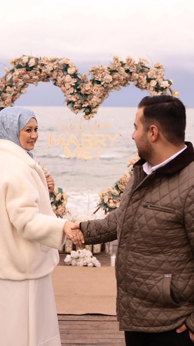 aliuludagg0's tweet photo. 💍🤍✨”
“🌊💐💍”
“Bir diz, bir yüzük, bir ömür ❤️” https://t.co/WdOx3hKrWg