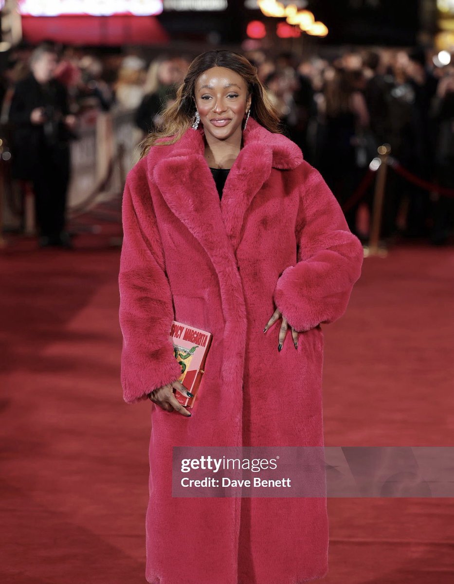 cuppymusic's tweet image. Tis the season! 🎁☃️