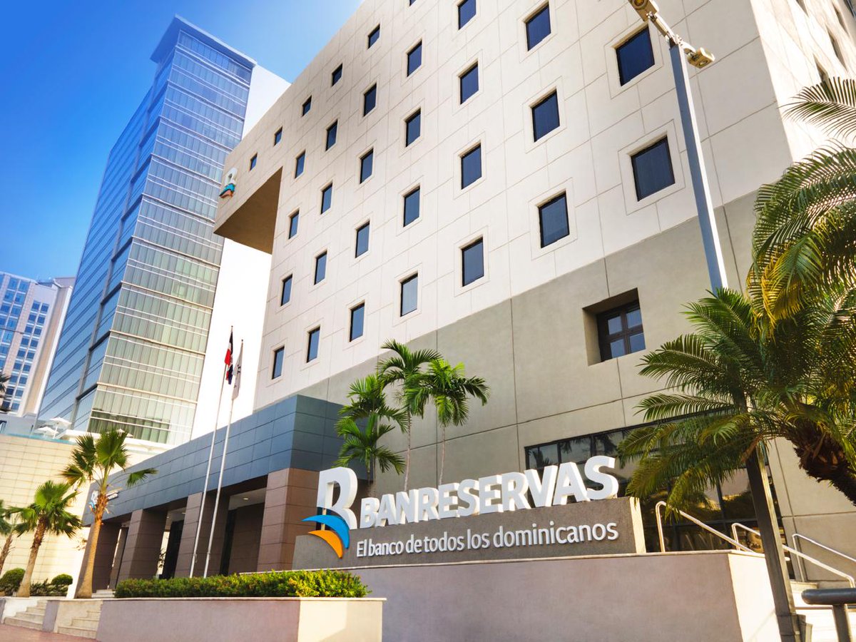📊🇩🇴 Sistema financiero dominicano 2025: sólido y confiable  

✅ Activos totales superan RD$4.19 billones (52.6 % del PIB)
✅ Cartera de crédito sana, con 72 % en riesgo A y morosidad mínima de 1.9 %
✅ Cobertura de préstamos vencidos en 162 % (RD$1.62 por cada RD$1 vencido)
✅