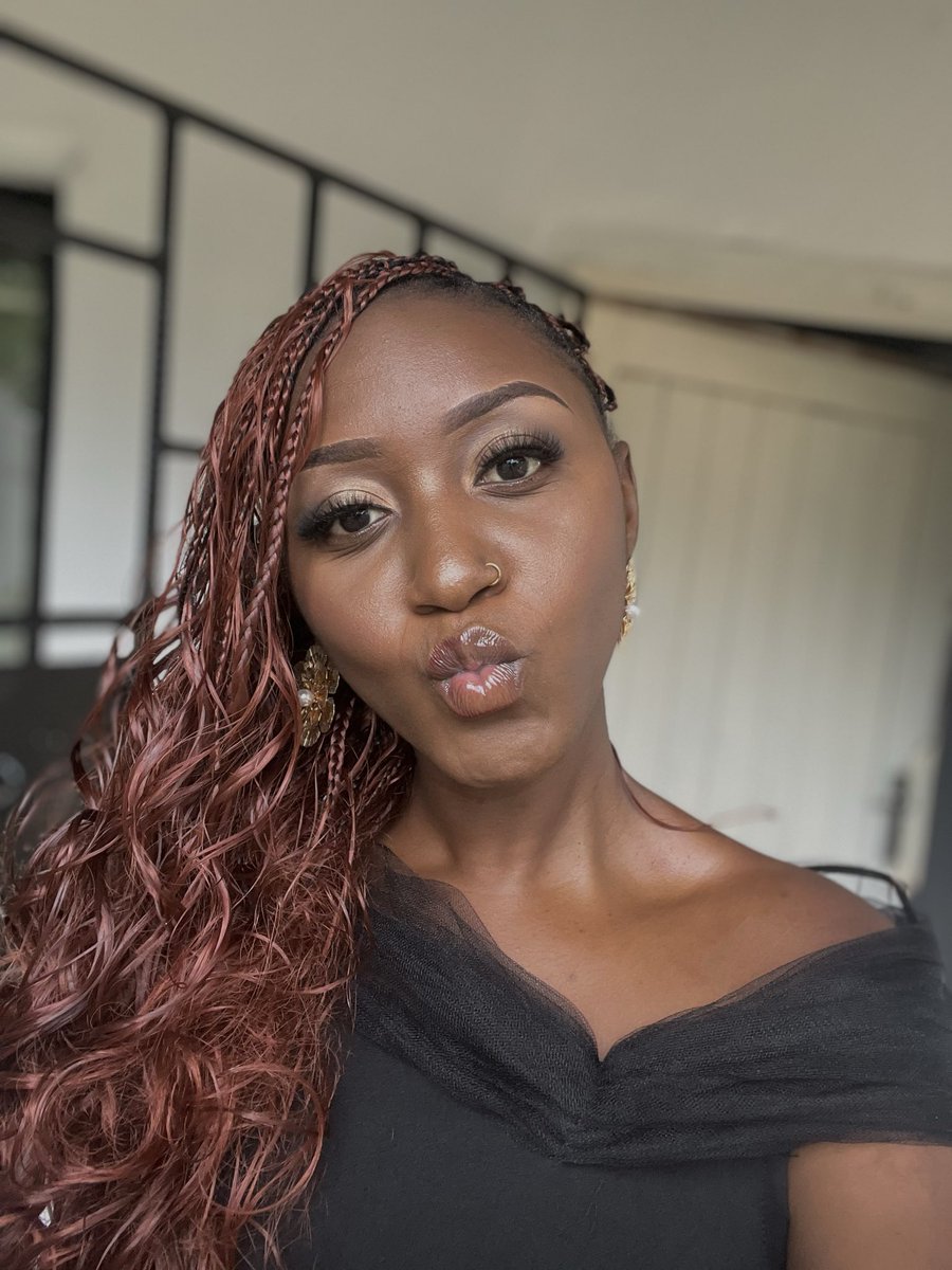 MwambaMumba3's tweet photo. This Chapter of my life has been an eye opener but also a chapter I’ve grown so much emotionally and spiritually can’t wait to see what chapter 25 holds, ending the year not where I started it from ❤️🥹..  End of the year party glam https://t.co/FdWcm3EIvh