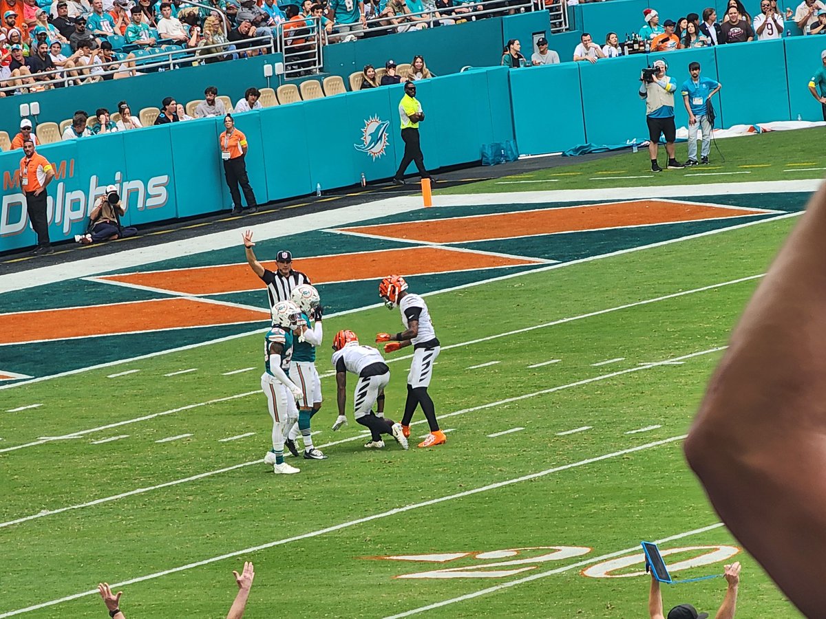 strum_jock's tweet photo. #dolphins
#bengals https://t.co/9NN4U4O0Qj