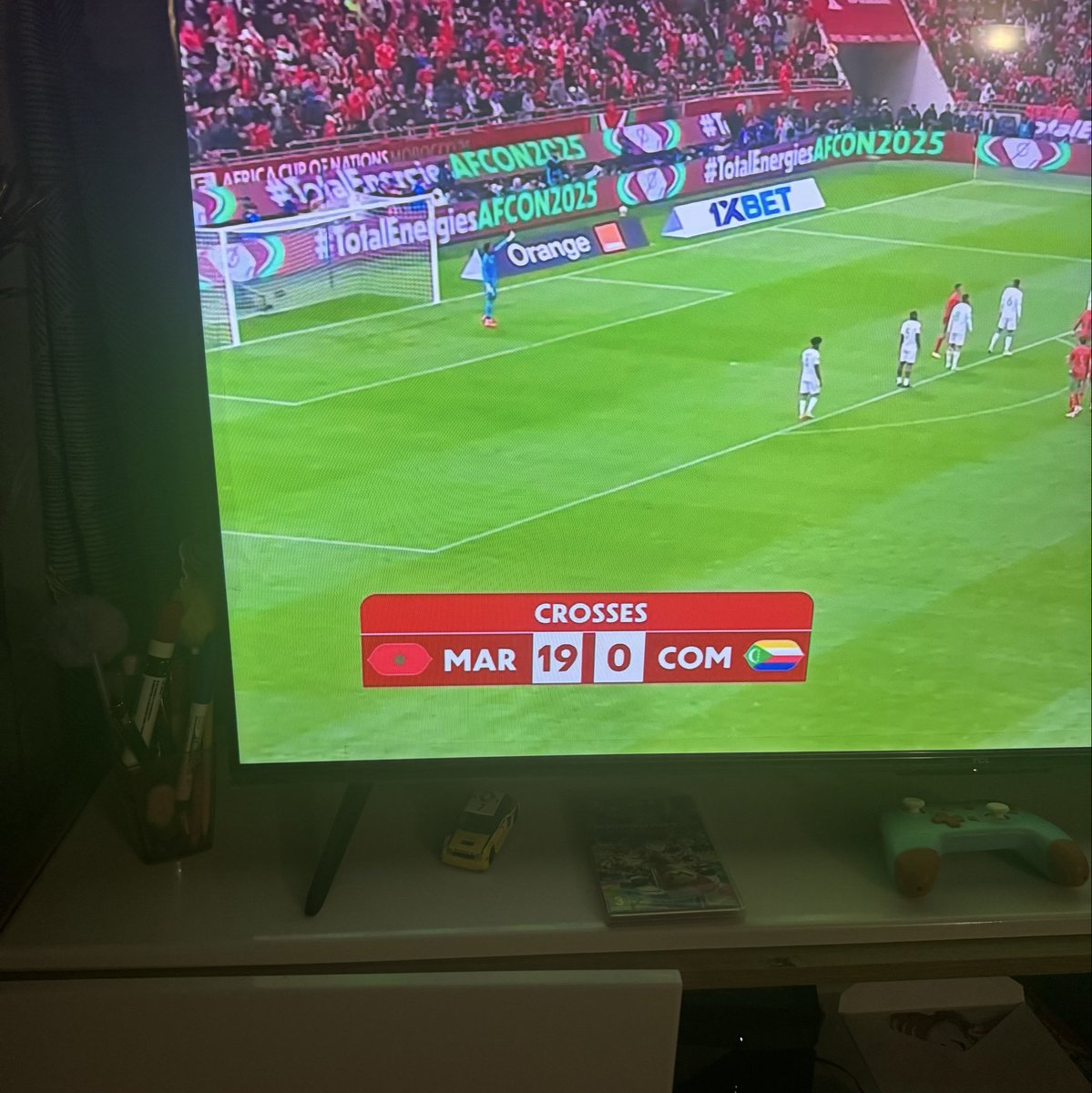 casquette_92's tweet image. Je crois les comoriens il sont juste venu nous montrer la taille de leur crâne guettez les stats de batard PTRRR #MARCOM