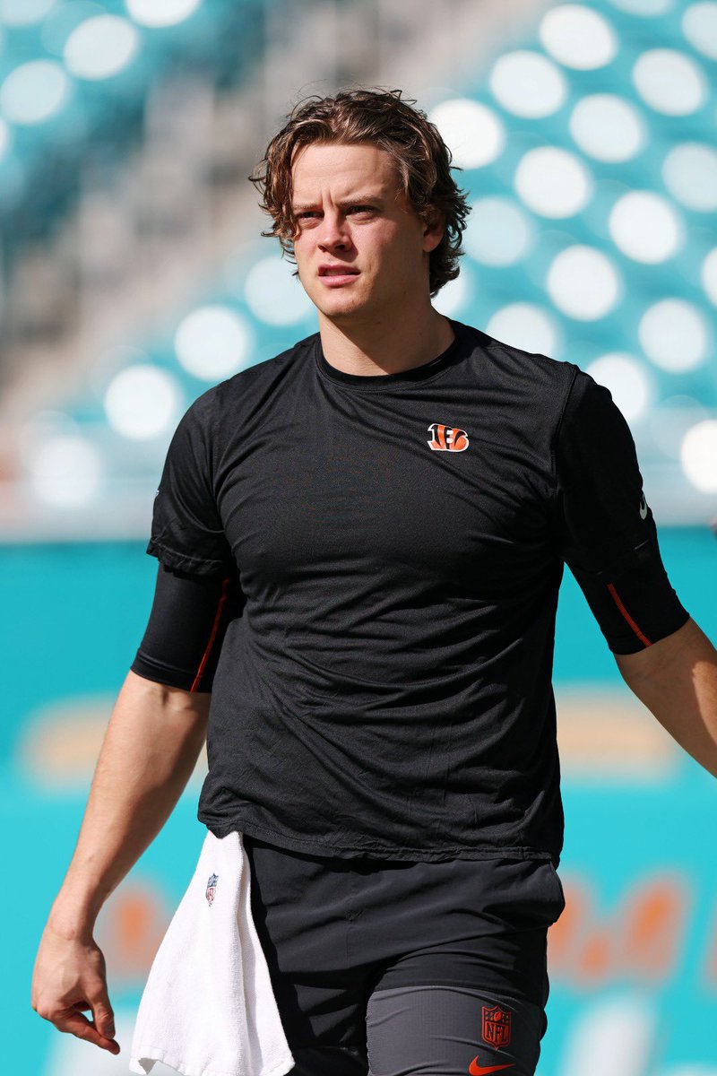 MySportsUpdate's tweet image. #Bengals QB Joe Burrow today vs. Miami:

• 25/32
• 309 yards
• 4 TDs
• 0 INTs
• 146.5 passer rating