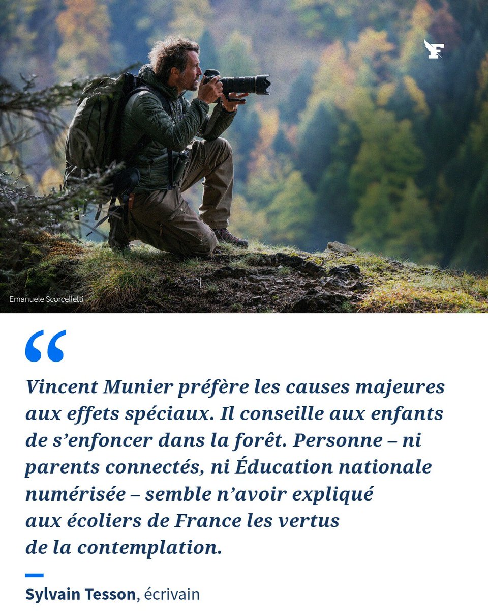 Le_Figaro's tweet photo. Après «La Panthère des neiges», où Vincent Munier entraînait Sylvain Tesson sur les hauts plateaux tibétains pour l’initier à l’art de l’affût, le photographe animalier célèbre dans «Le Chant des forêts» la beauté de la nature au cœur des Vosges. →https://t.co/JVMpYqvn03 https://t.co/Xt0Y97r4AP