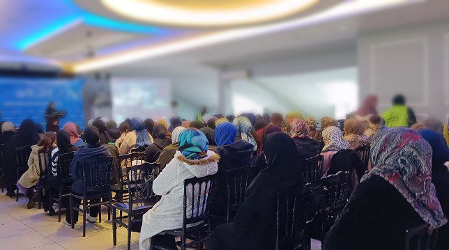 Kadın Konferanslarının Bugünkü Durağı: 📍Sakarya 

Furkan Hareketi Kadın Kollarının düzenlediği Semra Kuytul Hocahanım'ın konuşmacı olduğu "Kur'an'la Yaşamak" konulu konferans, Sakarya halkının yoğun katılımı ve ilgisiyle birlikte gerçekleşti. 

📞 Diğer programlarımızdan