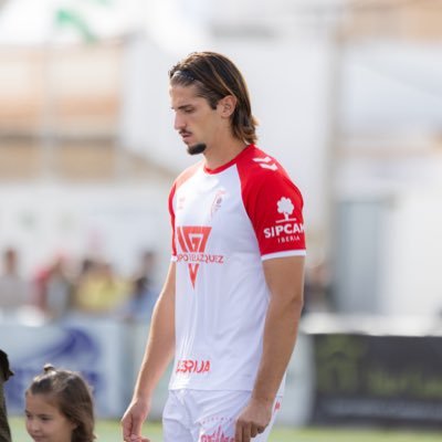 Una temporada más <a href="/CAAntoniano/">Club Atlético Antoniano Grupo Velázquez</a> sigue sorprendiéndonos, en el Grupo IV con todos los "cocos" y a solo 3 puntos del play off ascenso.

Destaca la gran temporada de Álex Revuelta en defensa, jugándolo todo, 2⚽️ y 1 asistencia.

Una pena la lesión de Antonio, también estaba 🔝