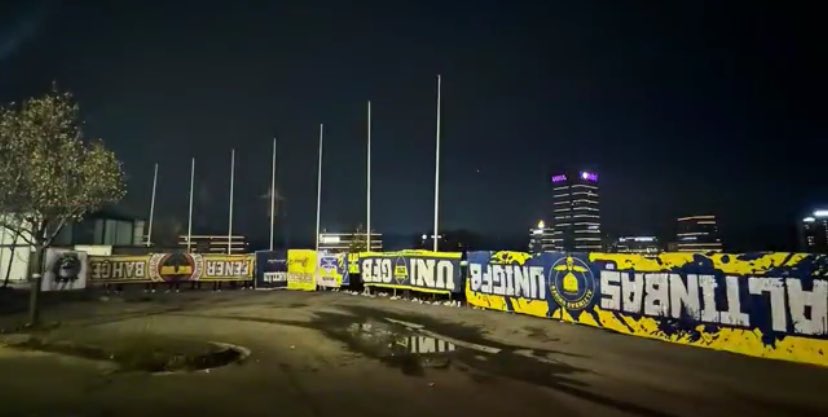 unicriminales's tweet photo. Son 3 ayda Galatasaray Tribünü. Bişey yaparken 2 kere düşünün👍 https://t.co/pDm2lGz4CO