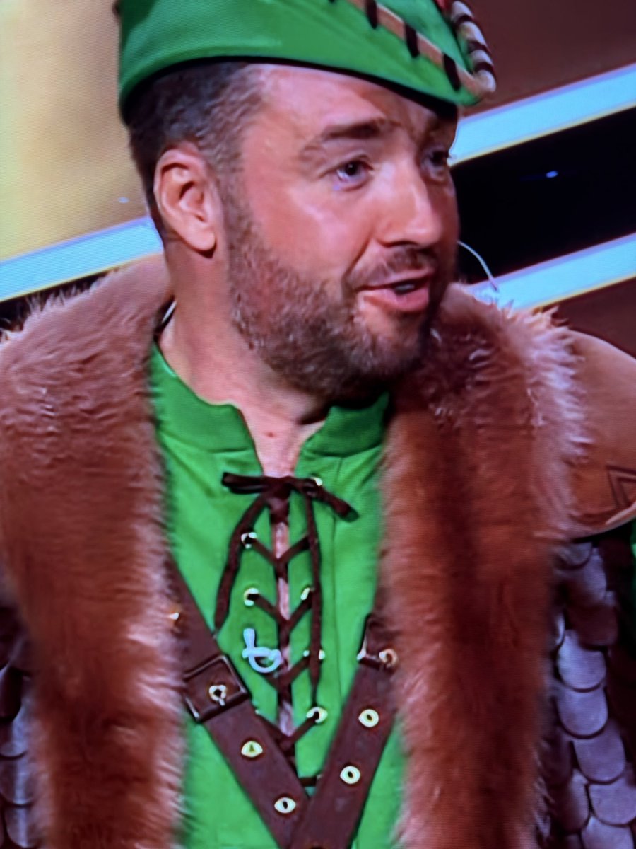 Ok why a white lav mic on the costume? Can’t understand why not black / brown one?
Any sound geeks have an answer ?
<a href="/Sennheiser/">Sennheiser</a> ?