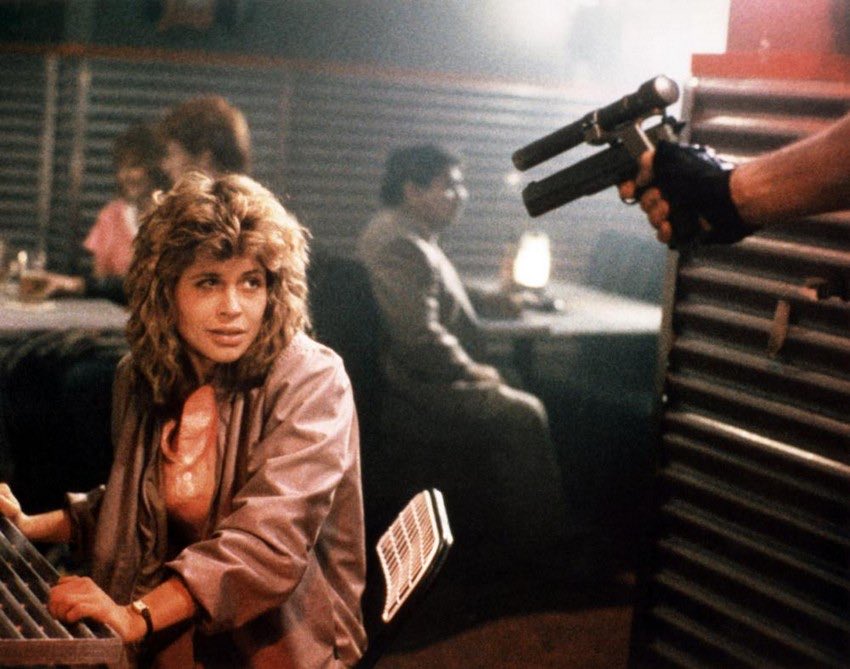 Stupid young people and their stupid dated hair cuts in Cameron movies.