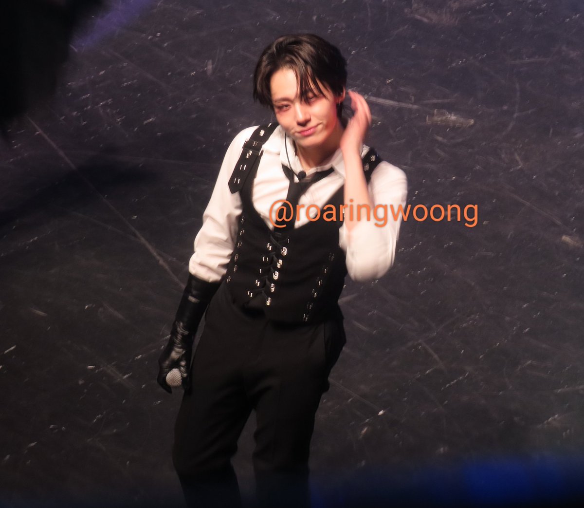 No need to wonder his location this time 💚
#HWANWOONG #환웅 #ONEUS #원어스 #ONEUSinLondon