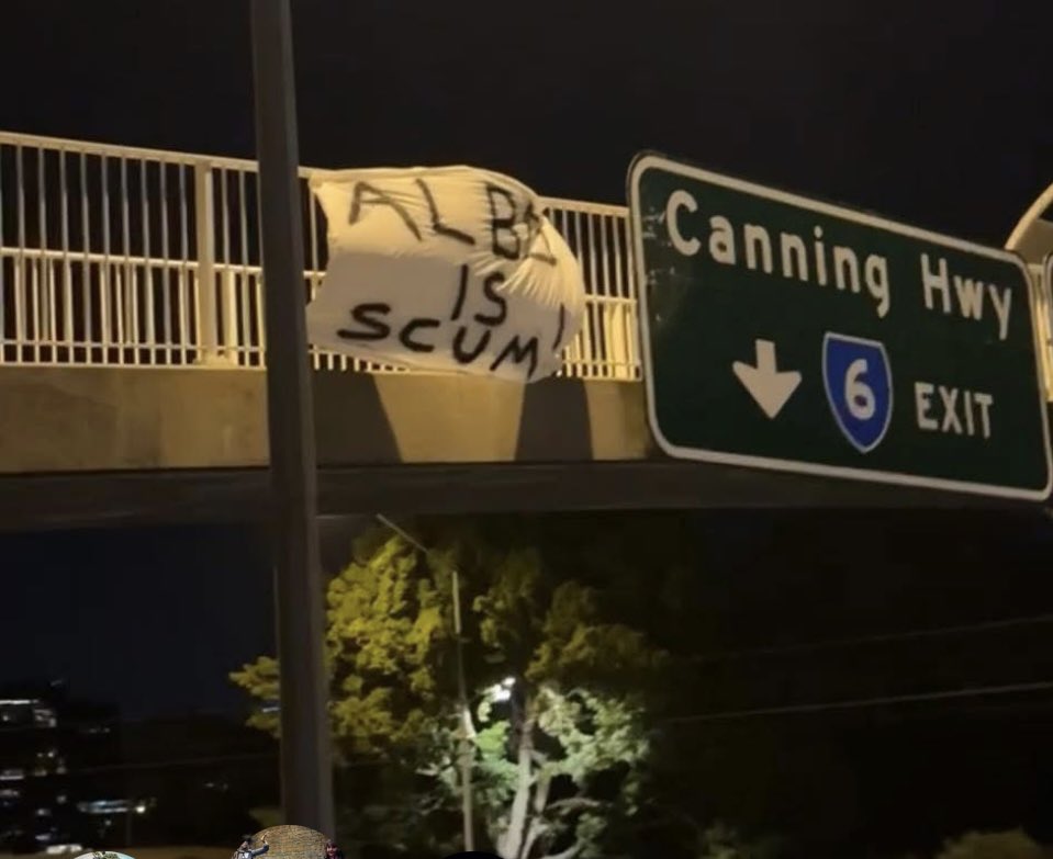 Lozzy B 🇦🇺𝕏 tweet media