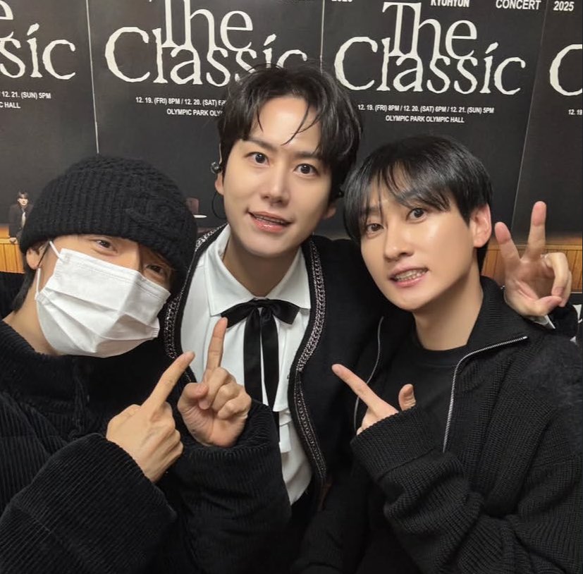 eunhyukietinee's tweet image. we love very supportive besties 🥺