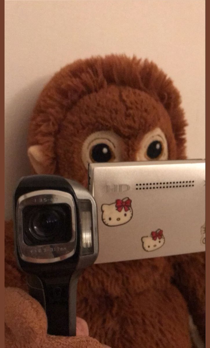 babybluecream's tweet image. 피부 관리 하는 방법 👨🏻‍🎨

1. 피부 관리 기본은 아침 저녁 루틴 구분해서 클렌징·보습·자외선 차단 필수 4단계로 단순화하는 게 핵심임. 피부과 전문의들이 강조하듯 아침엔 외부 보호(자외선·미세먼지)에 초점 저녁엔 재생(노폐물 제거·영양 공급) 맞춤으로 피부 리듬 따라가야 장기 효과 남. 과도한