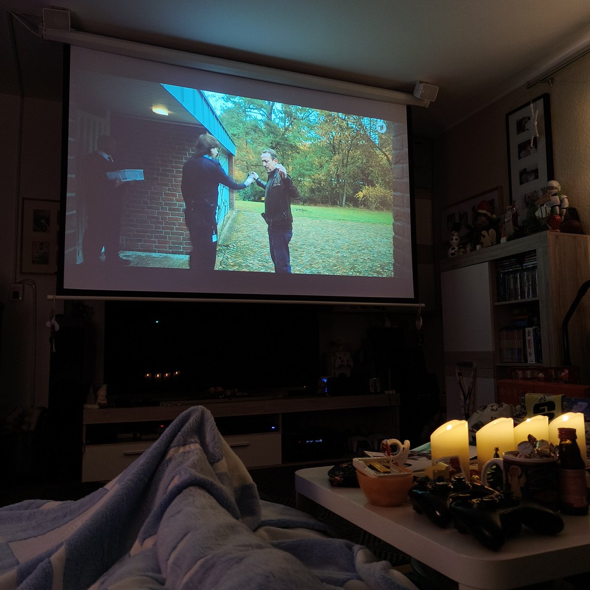 Einen #Tatort wie einen Kinofilm schaut man am besten auf der großen Leinwand im #Heimkino.