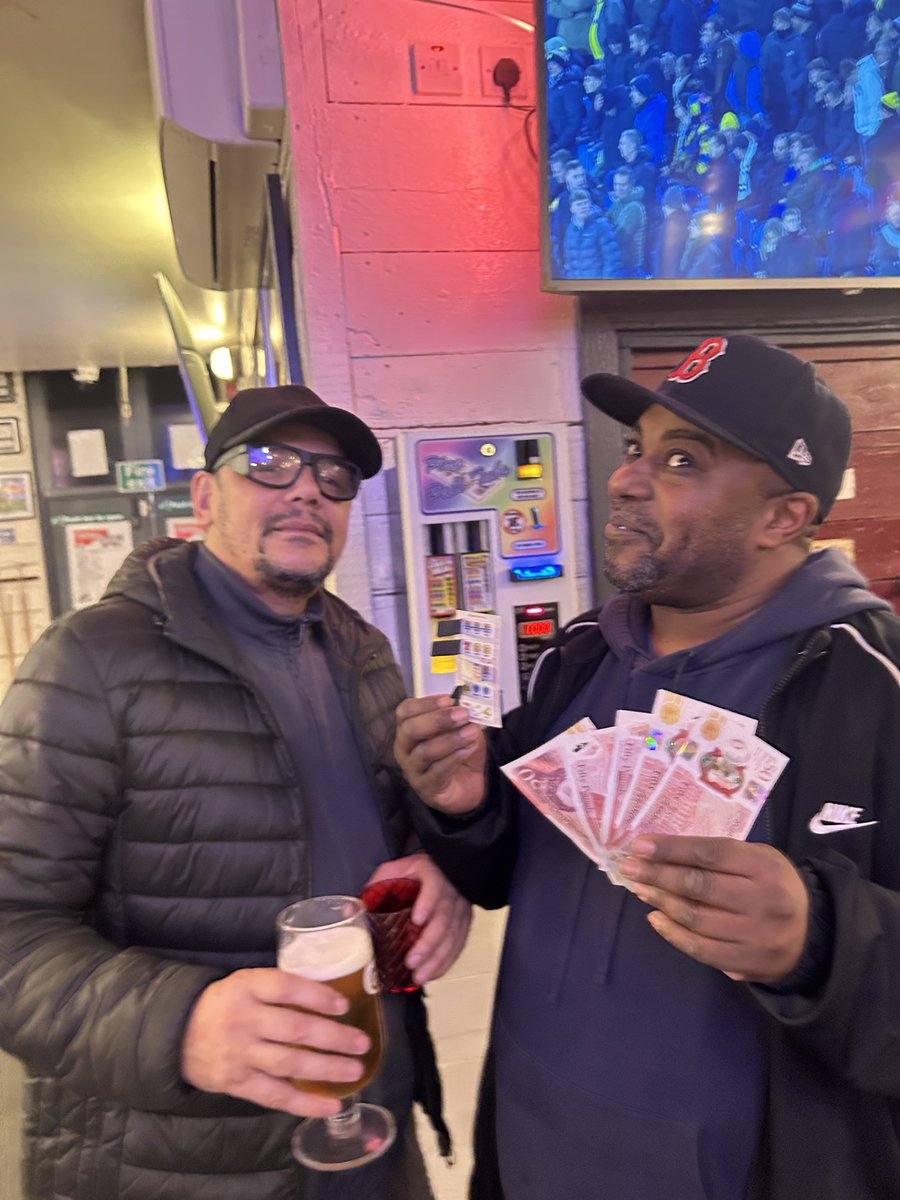 islingtonsport1's tweet image. Chuckle Brothers 👊