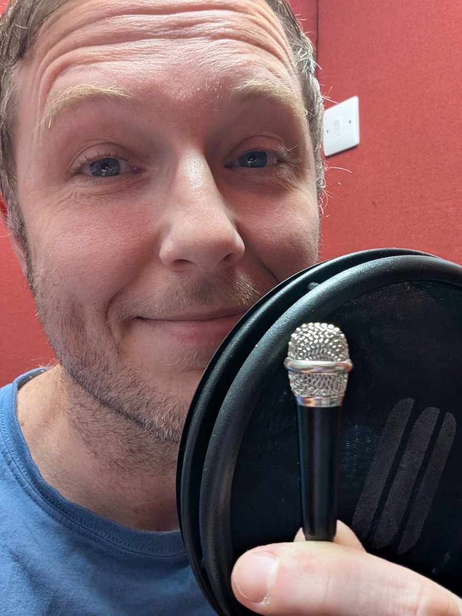 Elite member Matthew received his Christmas surprise gift in the post . 🎄 🎁 

#elitevoiceovers #elite #xmasprizedraw #christmas #portablemic #minimicrophone