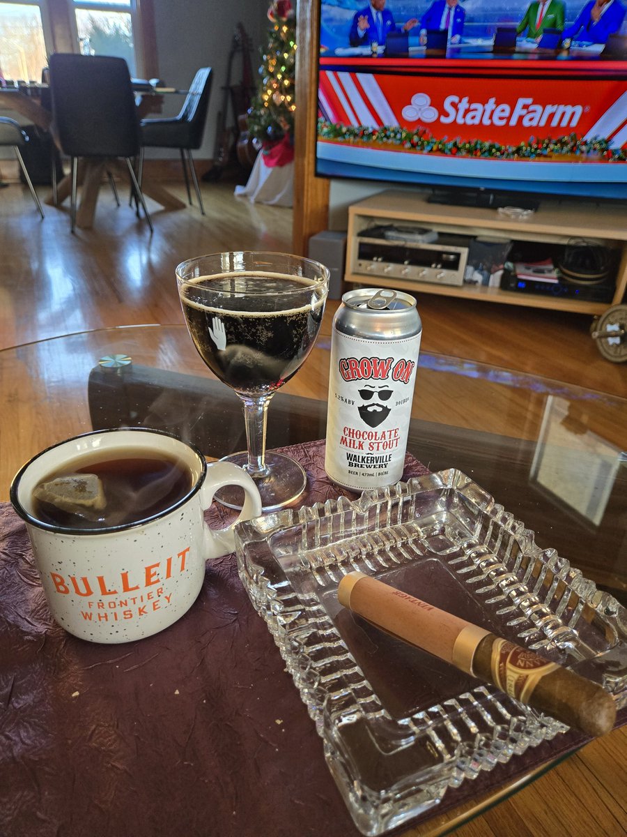 Okay <a href="/Lions/">Detroit Lions</a> let's go get em. #Walkervillebrewery #yqg #hupmann cigars.