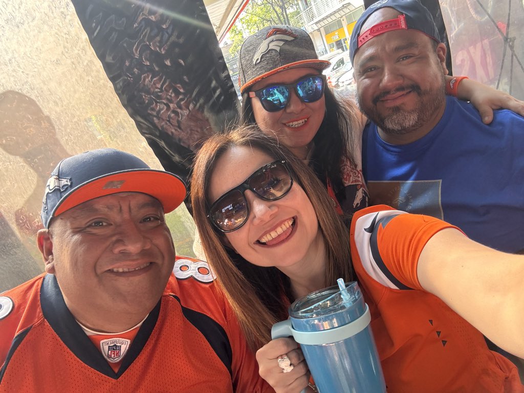 Patriciabmol's tweet photo. #foximpactonfl
Vamos Broncos desde el sur de la CDMX https://t.co/ZUoFjJ0Xee
