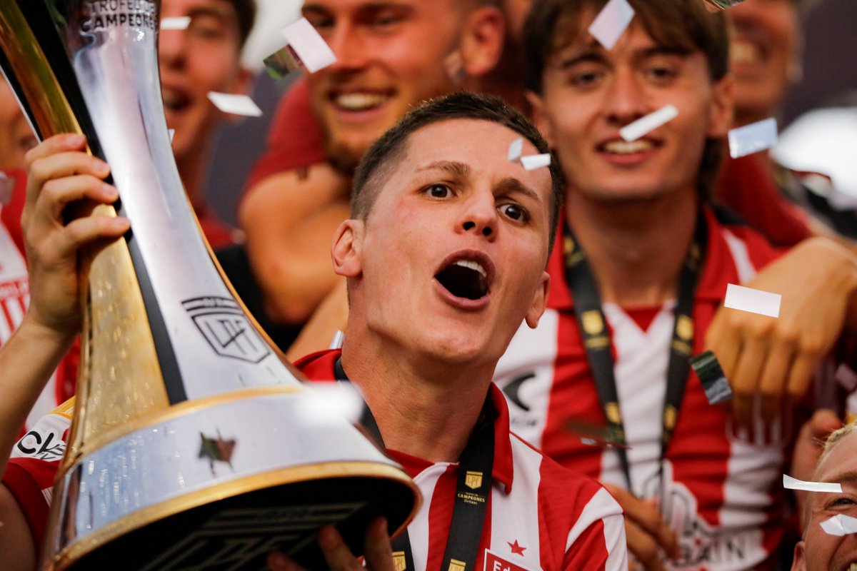 EdelpOficial's tweet photo. ✍️ Volvieron para esto. Ídolos 🏆. https://t.co/TqAiUlJraN