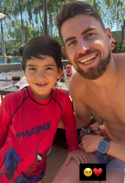 CentralFlaNacao's tweet photo. O Totói com o Jorginho ❤️ https://t.co/nFtIdTrxOF