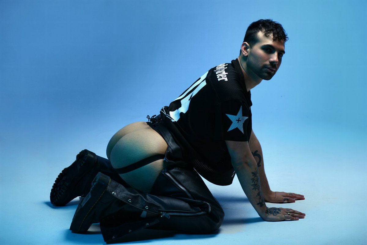 iConnieeeee's tweet photo. got asked to use my ass as a birthday cake for a shoot and consequentially left with these photos so there’s that https://t.co/KwlqYaUYVB