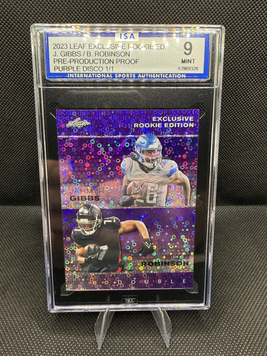 ECCardCo's tweet image. 🔥 1 of 1 HEAT 🔥
Bijan Robinson &amp;amp; Jahmyr Gibbs Leaf Purple Disco (1/1) 💜
Two young stars, both in action today 🏈

Falcons vs Cardinals
Lions vs Steelers

Who has the bigger day? 👀👇

#EmeraldCoastCards #1of1 #NFLCards #TheHobby @CardPurchaser