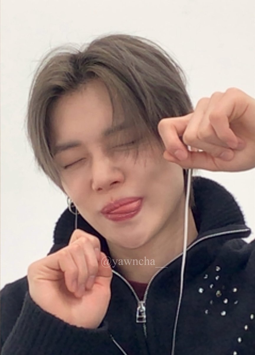 catjjuni's tweet image. oh....... oh he will be eaten