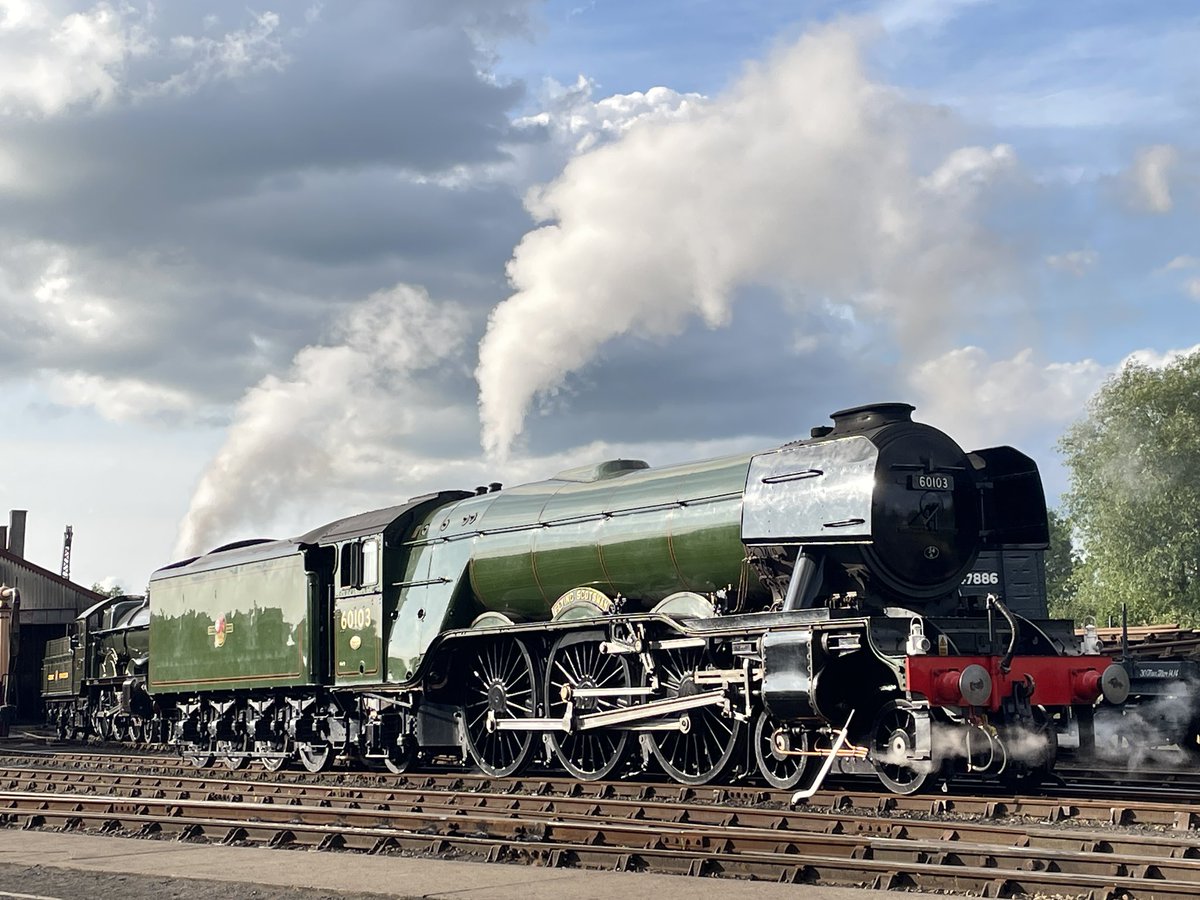 mittu12's tweet photo. #WeekYforYearPast
#WeekYforYearPast at Didcot https://t.co/1AVg4XNVap