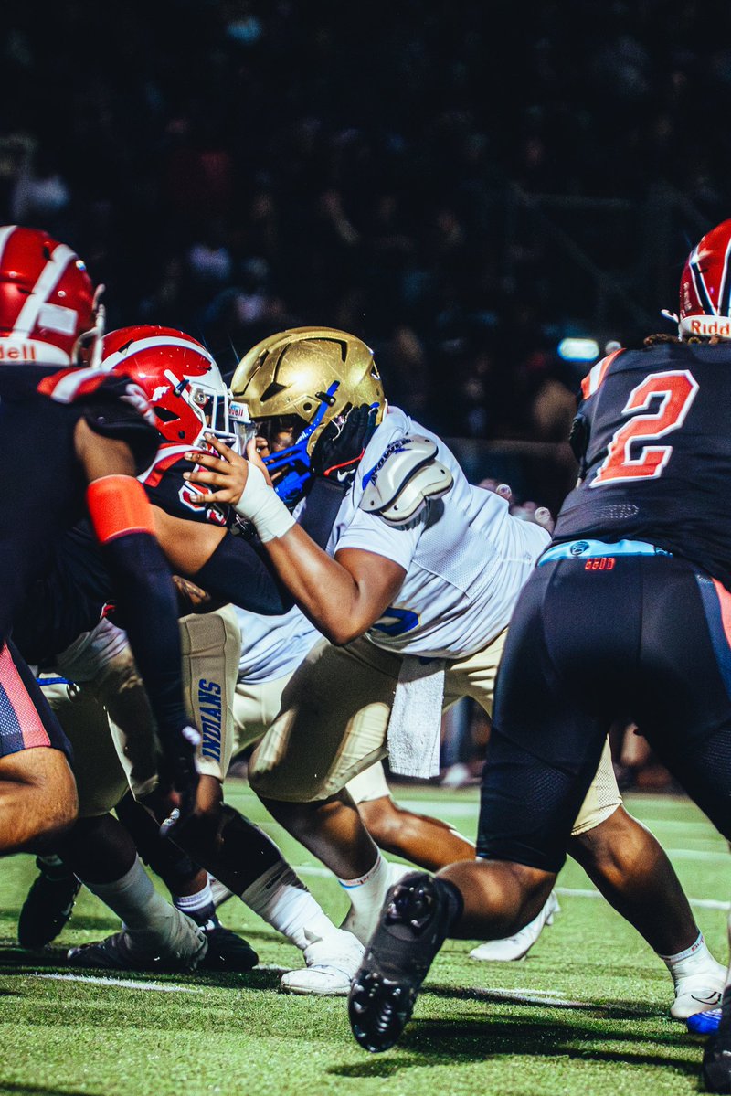 AmeirGreen's tweet image. full junior year highlights 

hudl.com/v/2T8XKR

OL

6,3 

285 

3.0 gpa 

10 starts “missed 1 due to injury” 

📞: 6789755205