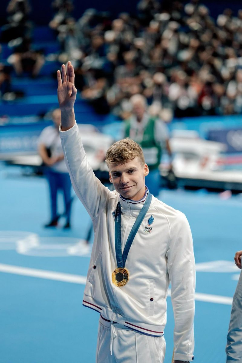 FrenchRapUS's tweet image. 🚨 INCROYABLE ! 

Le nageur français Léon Marchand a obtenu aujourd’hui son diplôme d’ingénieur à l’Université d’Arizona 🙏🏻

Un parcours qui force le respect.