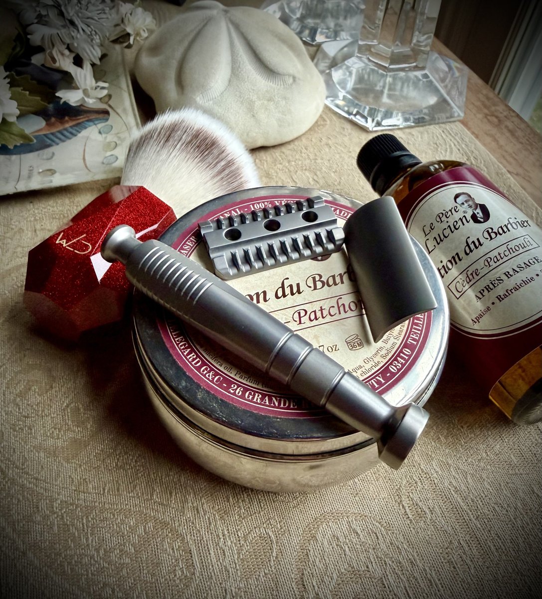 BadgerandBlade's tweet photo. Today's shave gear: Athena Ti // Personna 74 // Wald A1 // LpL
https://t.co/zRCmsMMc5k
#ShaveOfTheDay #WetShaving #ShavingGear #ClassicShaving #RazorCommunity #ShaveBrush #ShavingSoap #ShaveRoutine #ShaveLife #TraditionalShaving https://t.co/ESzmHqA14K