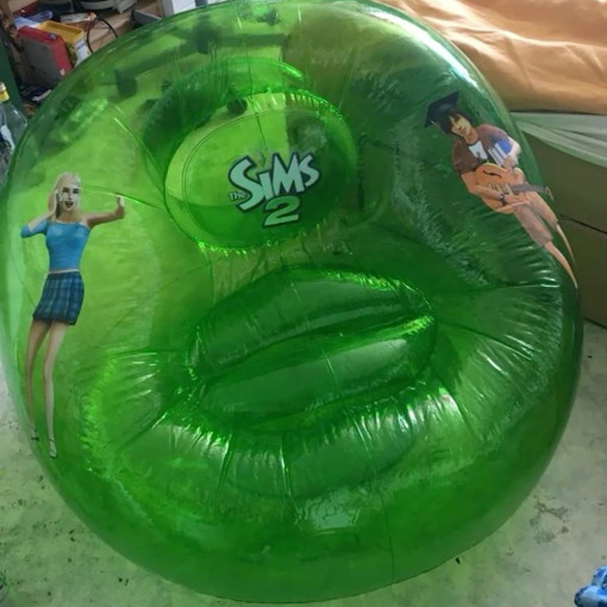 equine__dentist's tweet image. wanna come over and woohoo on the sims 2 inflatable chair