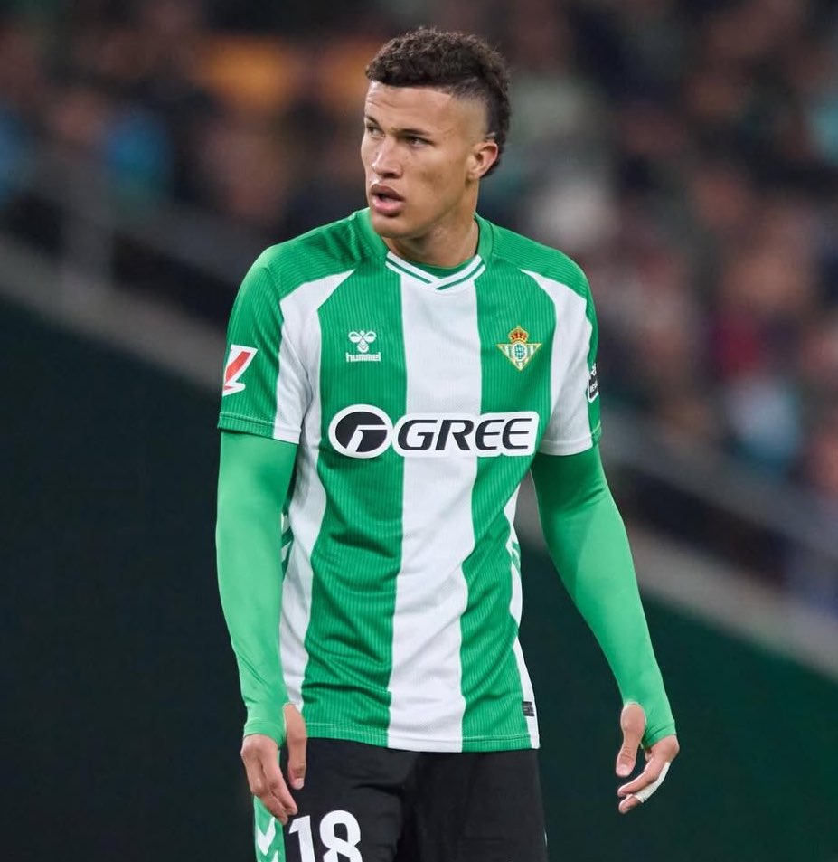 GonzaloTortosa's tweet image. Nelson Deossa está creciendo partido tras partido.

Hoy 11 de 12 duelos ganados. 
100% en regates completados.

Pelotero.