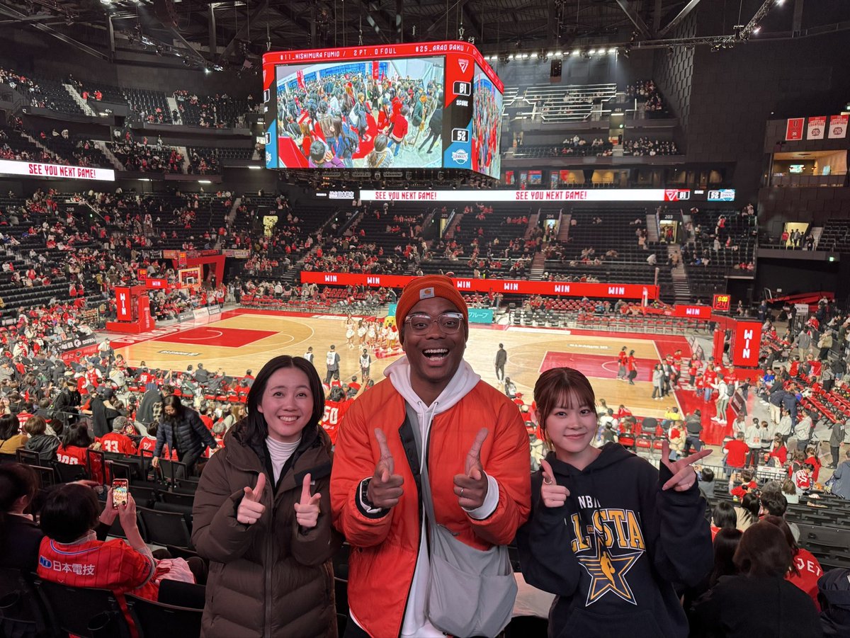 週末は念願のこんぱす木曜メンバーで ららアリ参戦🏀🔥 一万人超えの超